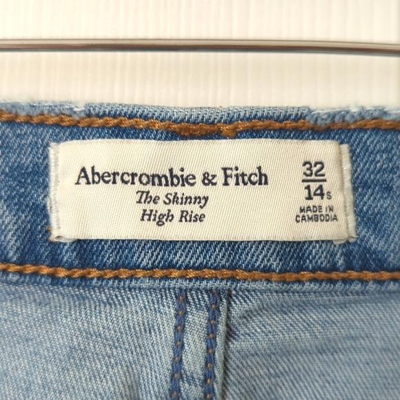 Abercrombie & Fitch Classic Distressed Medium Wash High Rise Skinny Jeans 32 - Picture 8 of 14